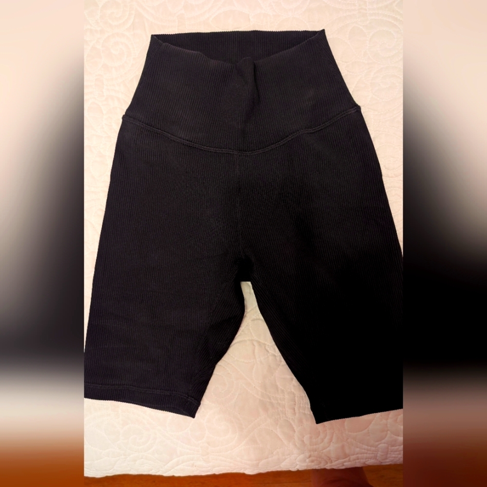 Zyia Women's Black High-Waisted Shorts